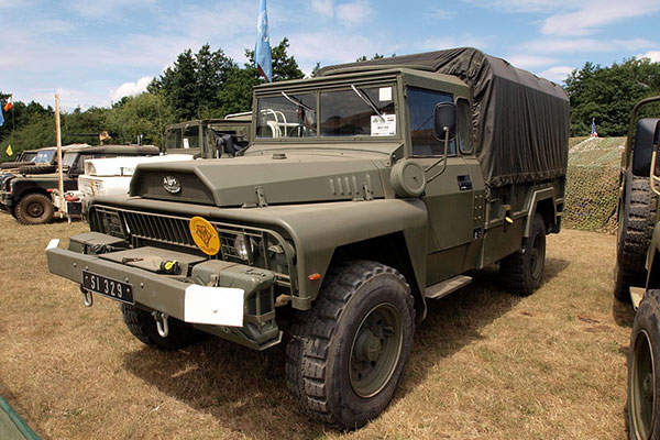 ACMAT VLRA served as the basis for the Bastion APC.