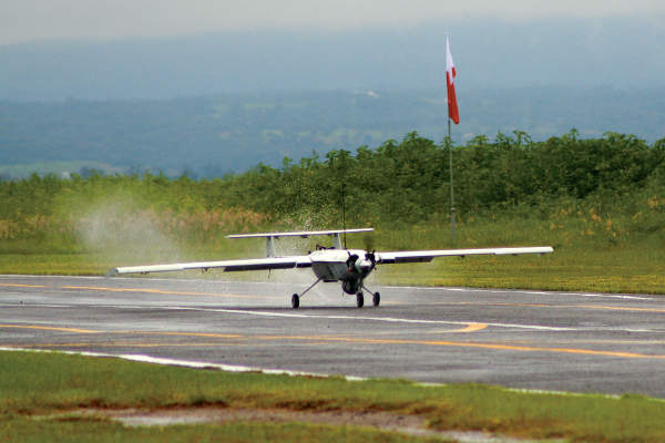 The S4 Ehécatl UAV features a fixed, tricycle type landing gear. Image courtesy of Hydra Technologies of Mexico S.A. de C.V.